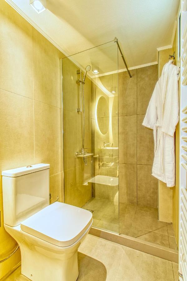 Luxury Penthouse Apartment Near The City Center كاندية المظهر الخارجي الصورة